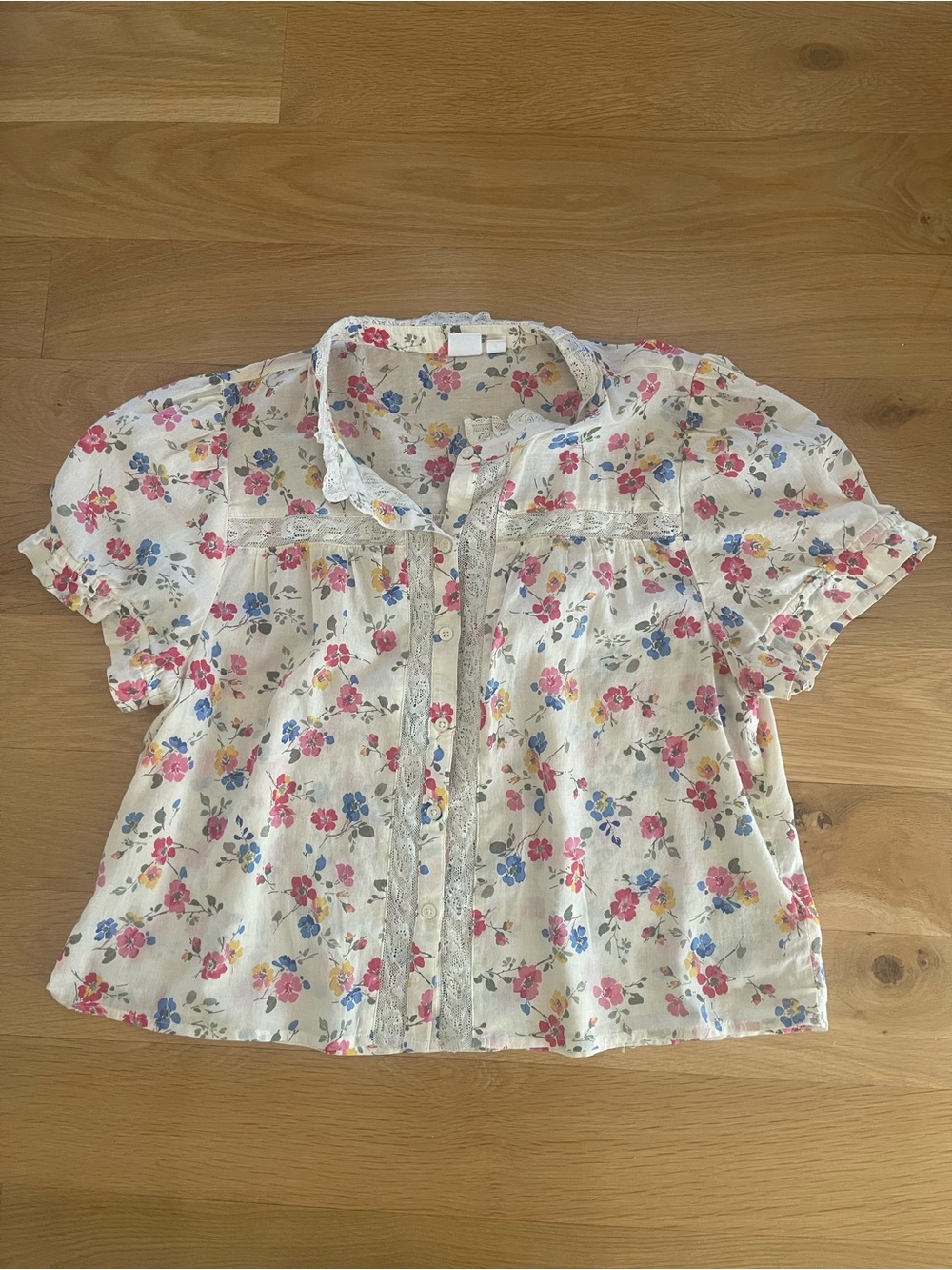 GAP Women's cream Floral Button-Front Top - Pink & Blue Flowers